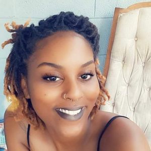 Meet your Posher, Vanieshia